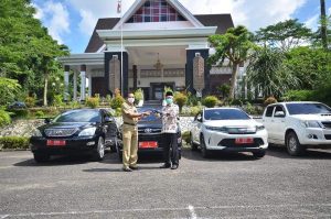 Dipenghujung Purna Jadi Walikota Samarinda, Syaharie Jaang Kembalikan 4 Unit Mobil Dinas dan Kunci Rumah Jabatan