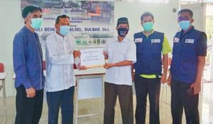 Tutup Posko Donasi Korban Banjir Kalsel dan Gempa Di Sulbar, LazisMu Samarinda Salurkan Bantuan Uang Tunai
