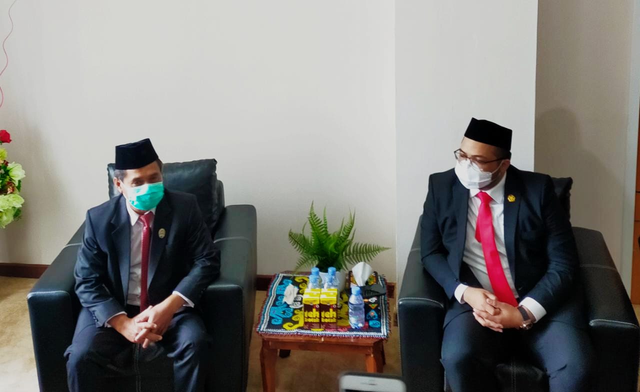Wakil Ketua DPRD Samarinda, Helmi Abdullah (kiri) dan Andi Muhammad Afif Rayhan Harun (kanan). (Infokaltim.id/Suhardi).