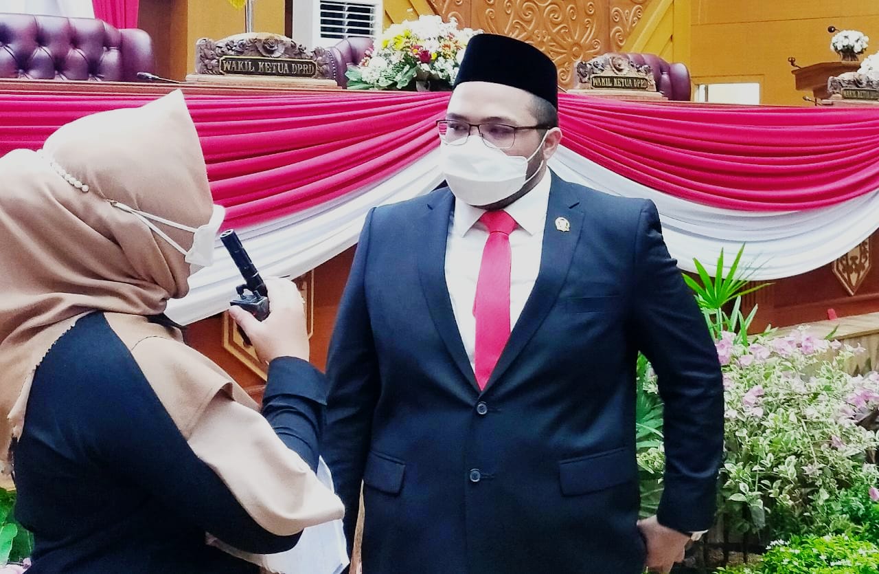 Anggota DPRD Samarinda, Andi Muhammad Afif Rayhan Harun, (kanan). (Infokaltim.id/Suhardi).