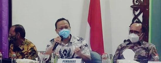 Anggota DPRD Samarinda Fraksi PKS, Nursobah (tengah). (Infokaltim.id/Suhardi).