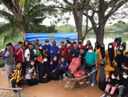 Usung Gerakan Minggu Bersih, IMM dan IPM Bersihkan Polder Air Hitam, Upaya Ciptakan Kota Tepian Jadi Indah