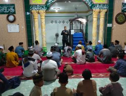 Lakukan Safari Ramadhan, Camat Samboja Barat Sosialisasikan Pelayanan Publik ke Warga