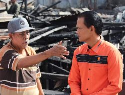 Wakil Ketua DPRD Samarinda Tinjau Lokasi Kebakaran hingga Berikan Bantuan ke Korban