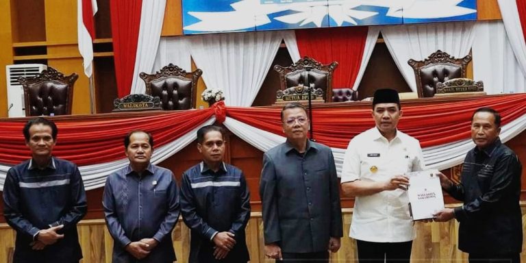 Jajaran DPRD Samarinda Dan Pemkot Gelar Rapat Paripurna Sampaikan ...