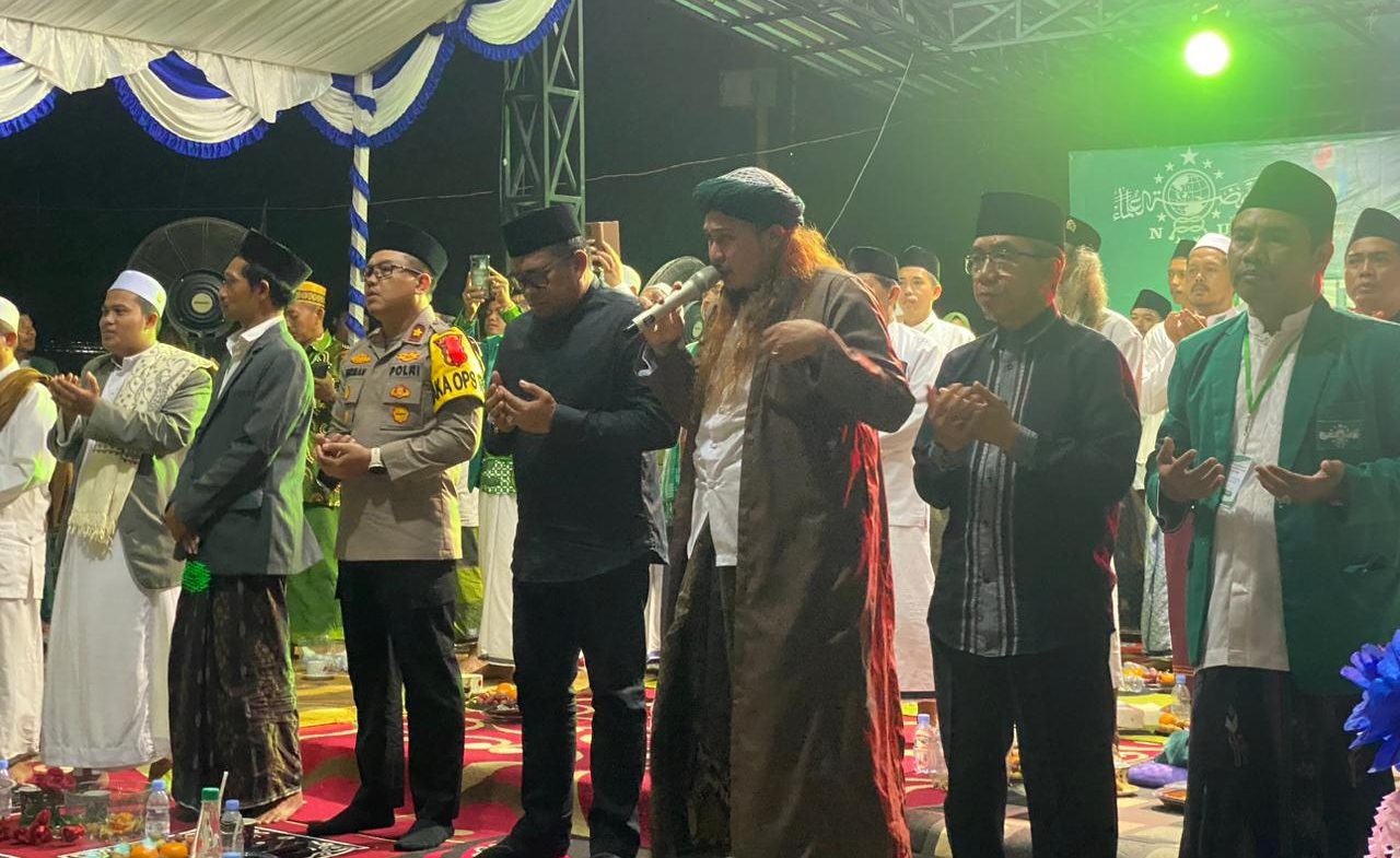 Ribuan Masyarakat Kutim Lantunkan Maulid Simtudduror Pada Perayaan Hari ...