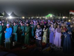 Ribuan Masyarakat Kutim Lantunkan Maulid Simtudduror pada Perayaan Hari Santri Nasional