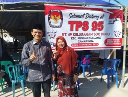 Wakil Ketua DPRD Samarinda Subandi Bersama Istrinya Coblos di TPS 95 Lok Bahu, Ajak Warga untuk Datang ke TPS Setempat