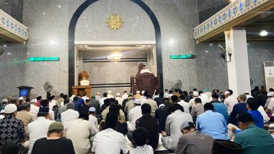 Jamaah Muhammadiyah Samarinda Gelar Sholat Tarawih Perdana di Masjid Ad-Dakwah, Ketua PWM Kaltim: Mudahan Ramadhan 1446 H ini Menjadi Pribadi yang Terbaik